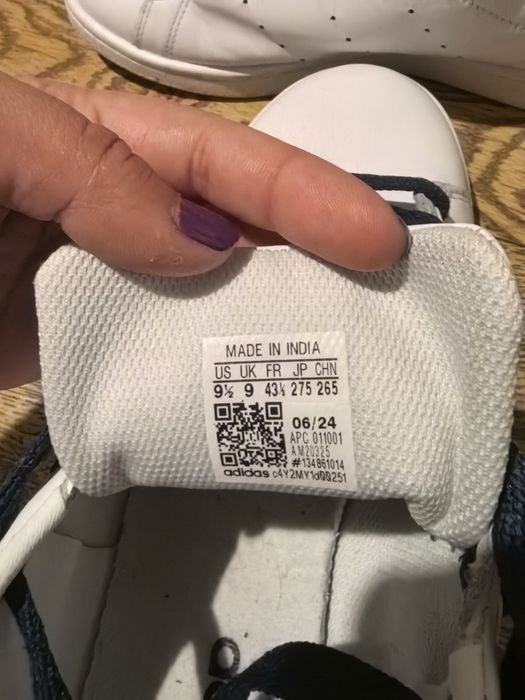 Бели кожени кецове Adidas Stan Smith 43.5