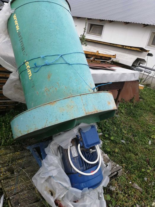 Vând semanatoare și utilaje
