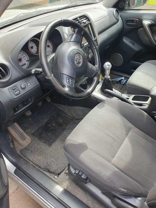Vand toyota RAV 4 an 2005