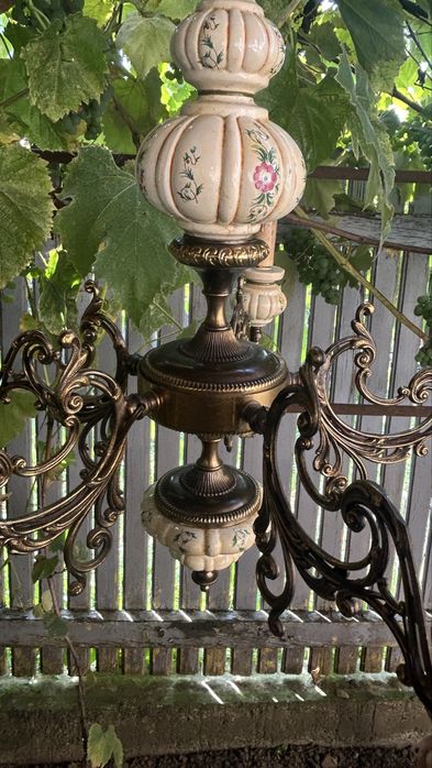 Candelabru vechi ,alama masiva ,functional