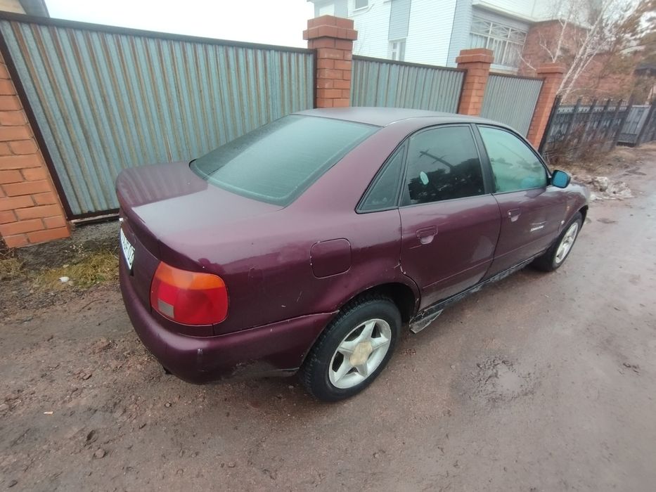 Ауди А4 Б5 1995 год 1.6