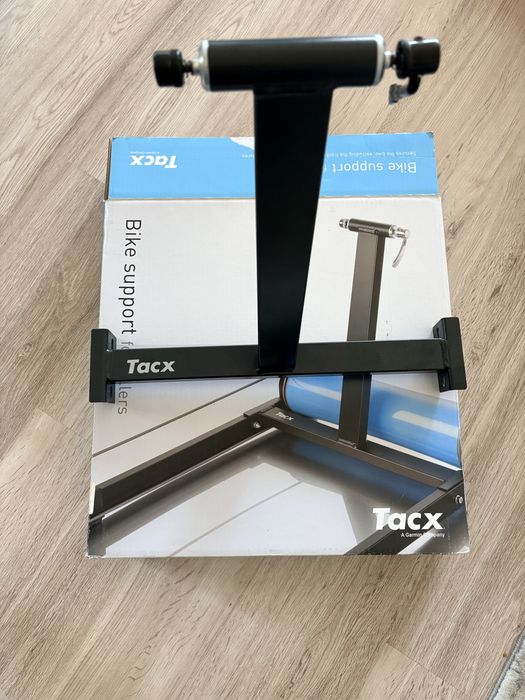 Suport bicicleta Tacx pentru Roller
