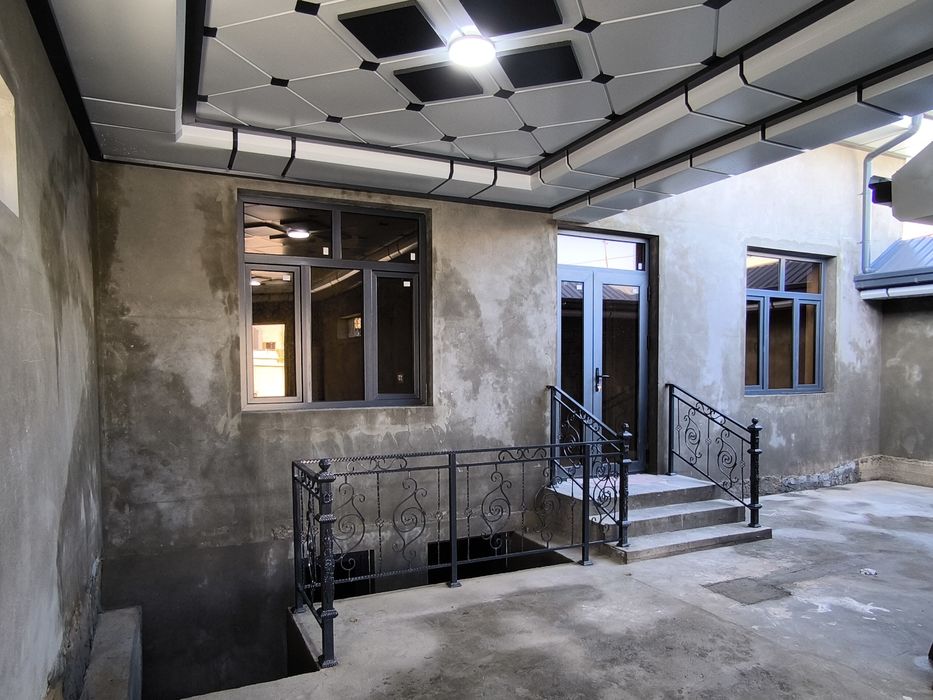 Срочно 2024 йилда битган уй сотилади ками бор