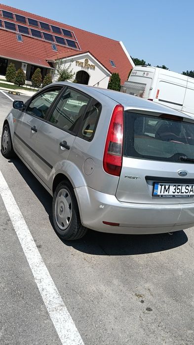Vând Ford Fiesta