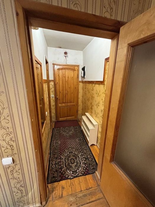 Буз базар. Метро Буюк Ипак Йули. БИЙ. Продам 2 ком квартиру у метро