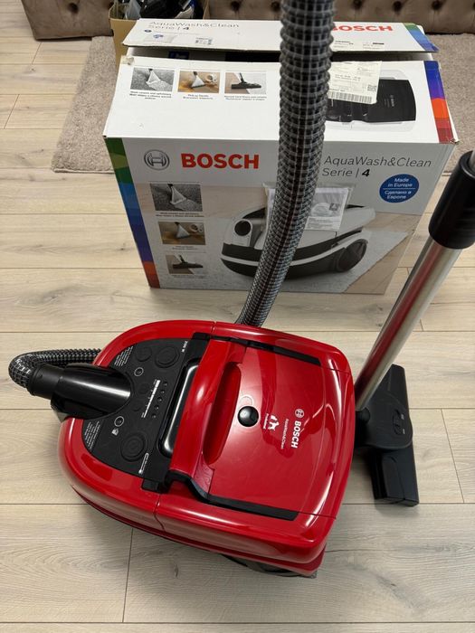 Aspirator Bosch AquaWash & Clean Seria 4 – stare impecabilă