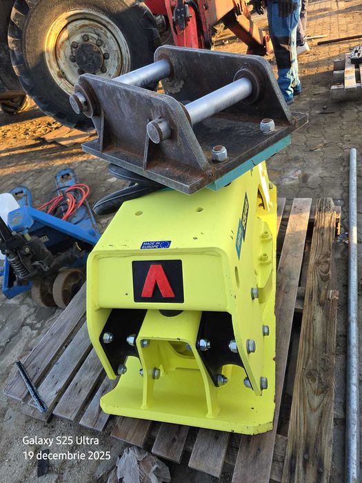 Vand placa compactoare Ammann pentru Buldoexcavator