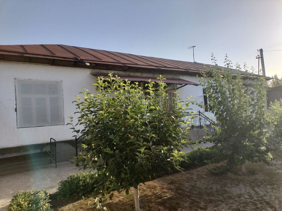 Shinam va qulay uy sotiladi Hamma sharoit bor suv gaz svet mavjud