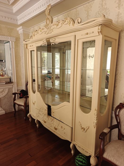 Продам Сервант!!