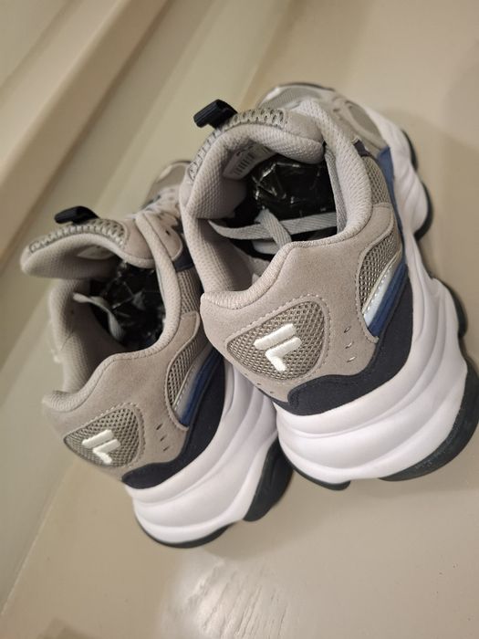 Fila новые кроссовки 43 размера.оригинал.