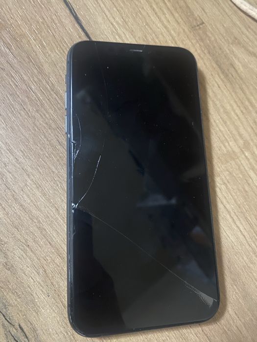 Айфон 11 на запчасти