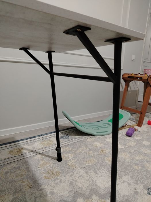 Продам кухонный стол