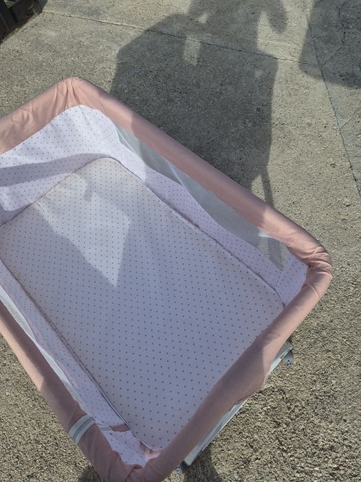 Patut cu saltea si fotoliu de vanzare