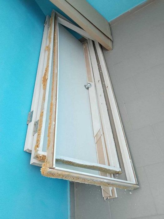 Продам межкомнатные двери – 2 шт.