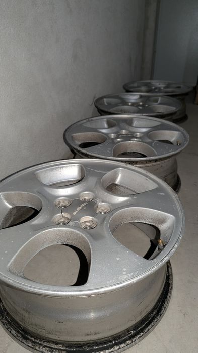16" 5x100 Оригинални джанти от Субару Форестър