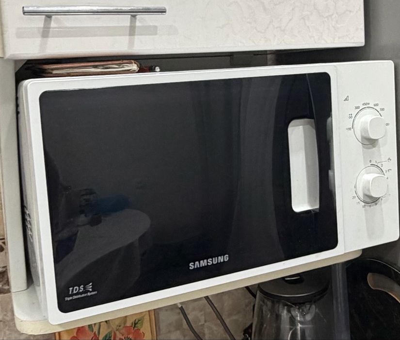 Продам микровалновку Samsung,