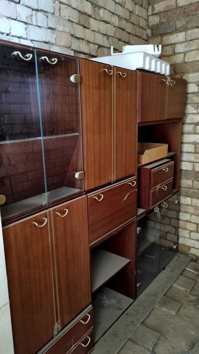 Мебель. Сервант, кровать, стулья, столы