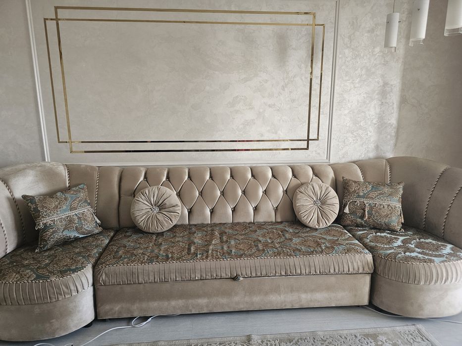 Продам Диван для зала