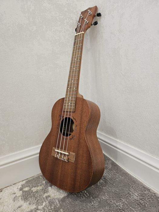 Концертная укулеле Flight NUC-310