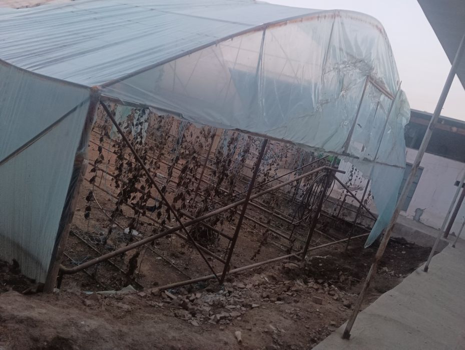 Parnik sotiladi tayyor atablenalar utqarilgan