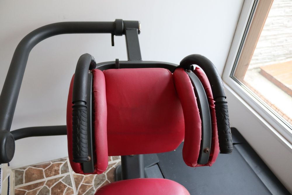 Vând 2 aparate profesionale de fitness