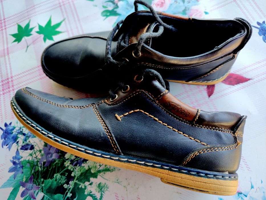 PANTOFI ELEGANTI.Piele naturală,de firmă.Baieti,mărimea 33.