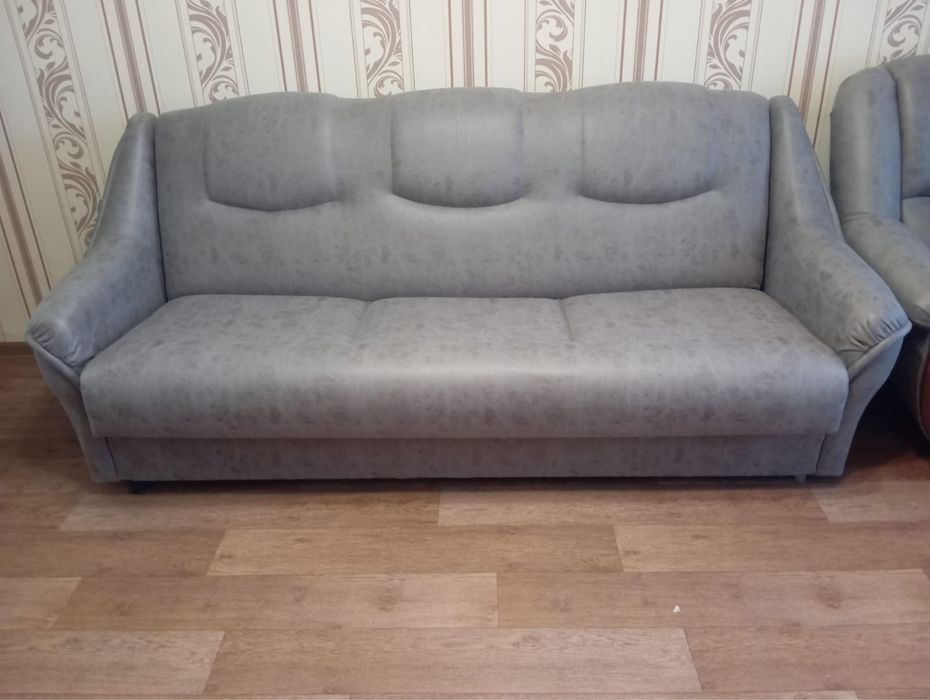 Продам диван и кресло