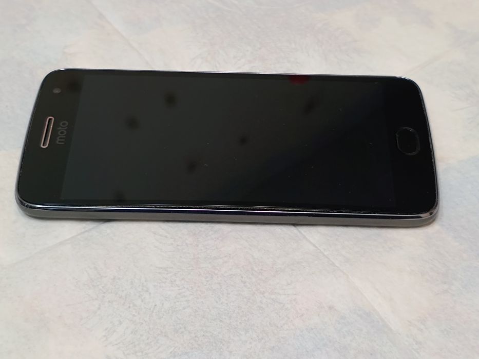 Motorola G5 Plus 3/32гб , 12 мп камера / 8 ядрен