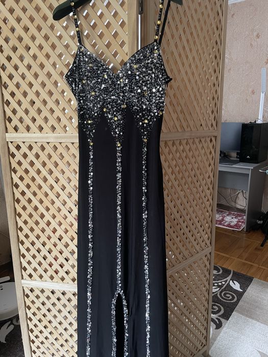 Платья вечерние по 2500тг