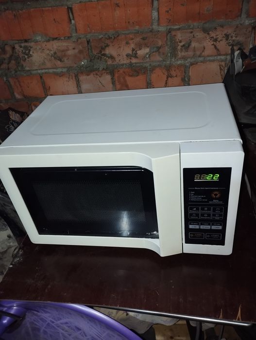 Микроволновку продам