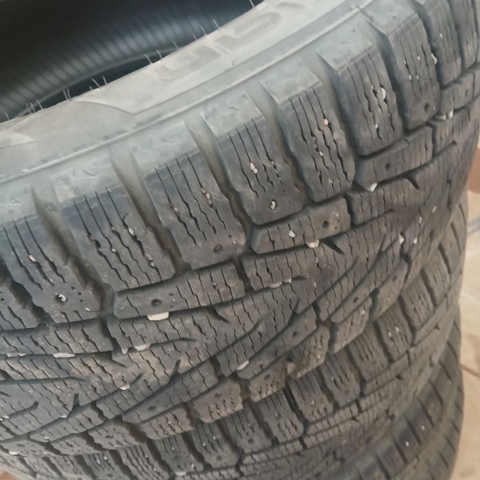Продам шины Nokian