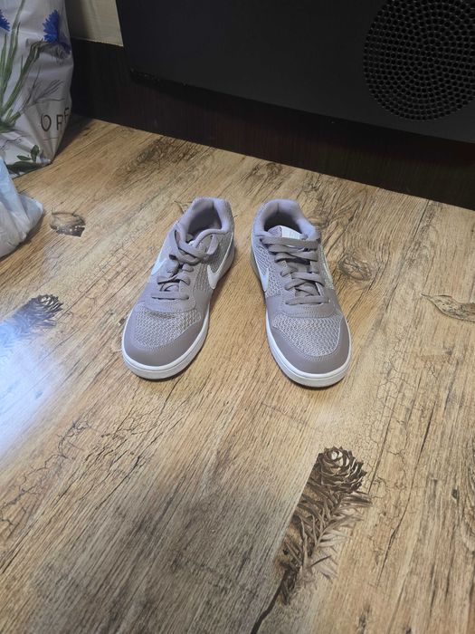Дамски маратонки 38 бели и сиви