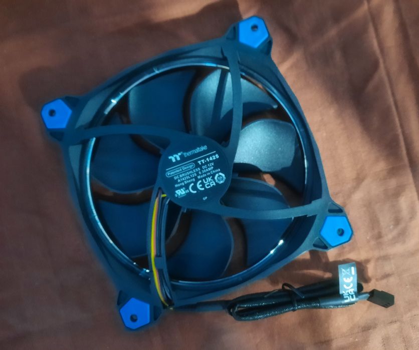Ventilator Thermaltake Riing Albastru 140mm