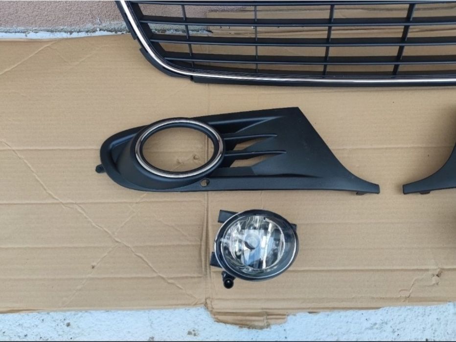 Grile bara fata Vw Golf 6 hackback si combi 2008-2012