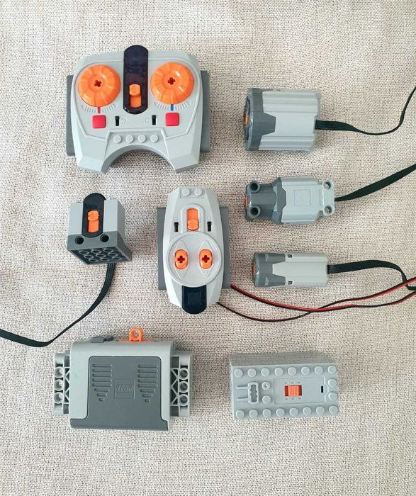 LEGO Technic, Power Functions моторы, фары, блоки
