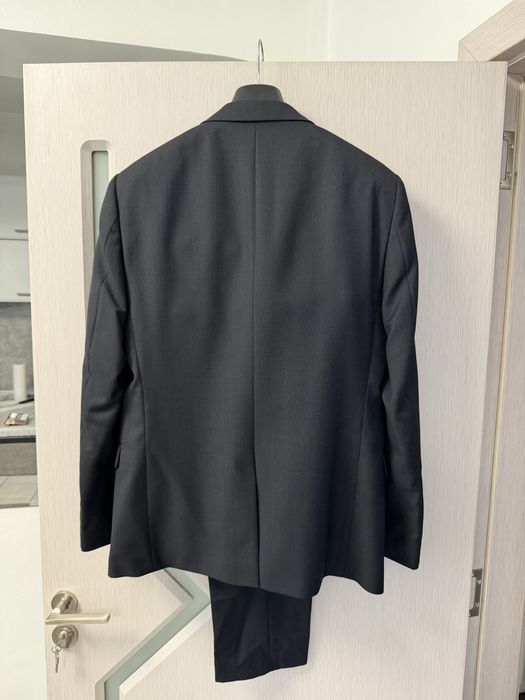 Абитуриентски официален костюм за бал Pierre Cardin M размер