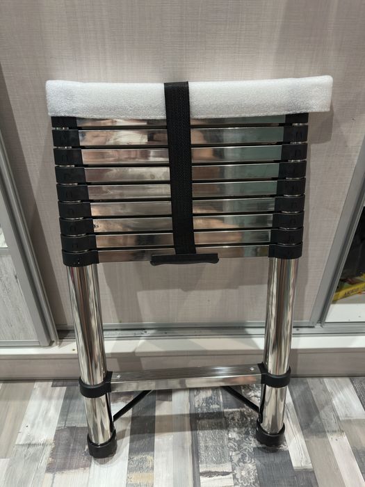 продавам телескопична стълба 3,2м.