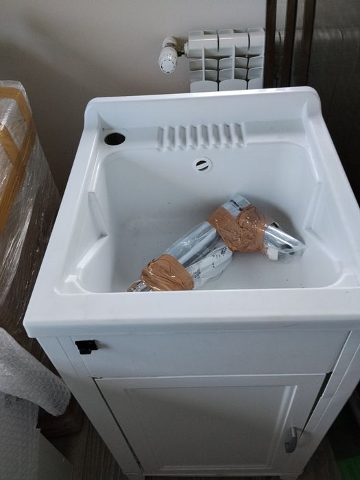 Ghiuveta cu mobila din plastic