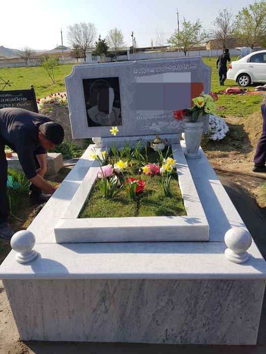 Уствновка памятников, ёдгорлик тошлари урнатамиз