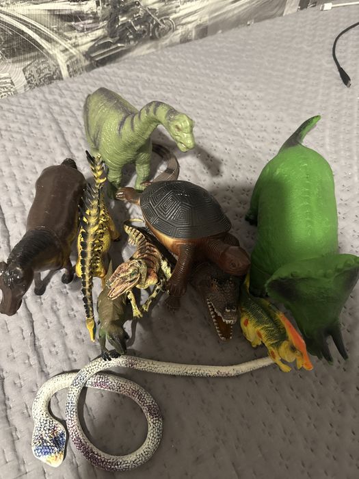Игрушки животные и динозавры дешево