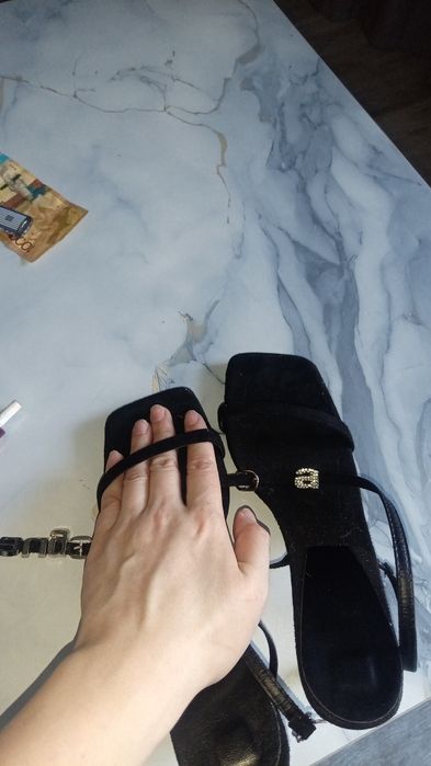 Продам босоножки ! Маленький каблук