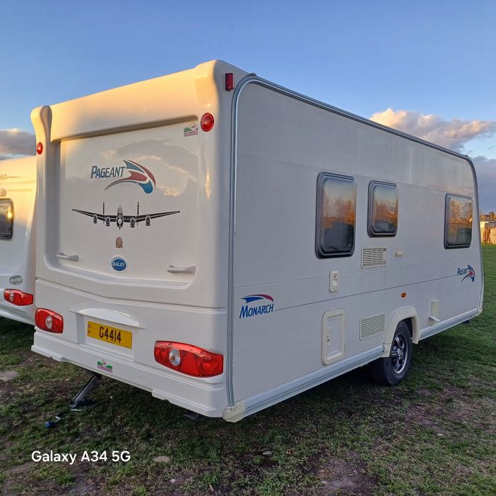 Vând rulota  bailey pangeant