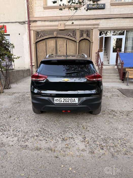 Chevrolet Tracker 2 Turbo, holati zur, qora, 2021-yil koreyskiy