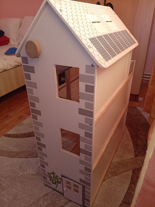 Casă de păpuși .