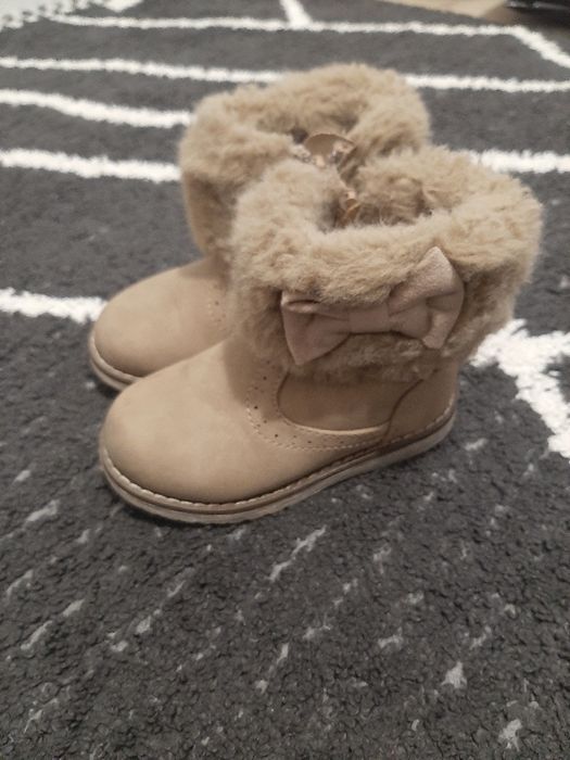 Комплект за момиченце / палто и обувки