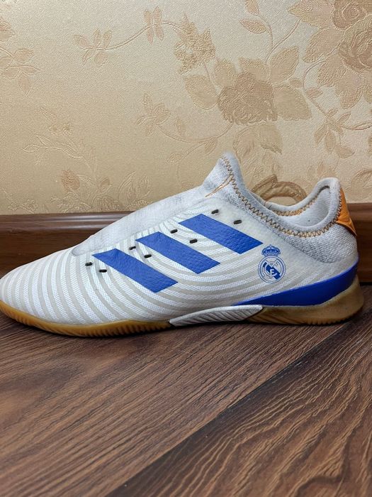 футзалки adidas