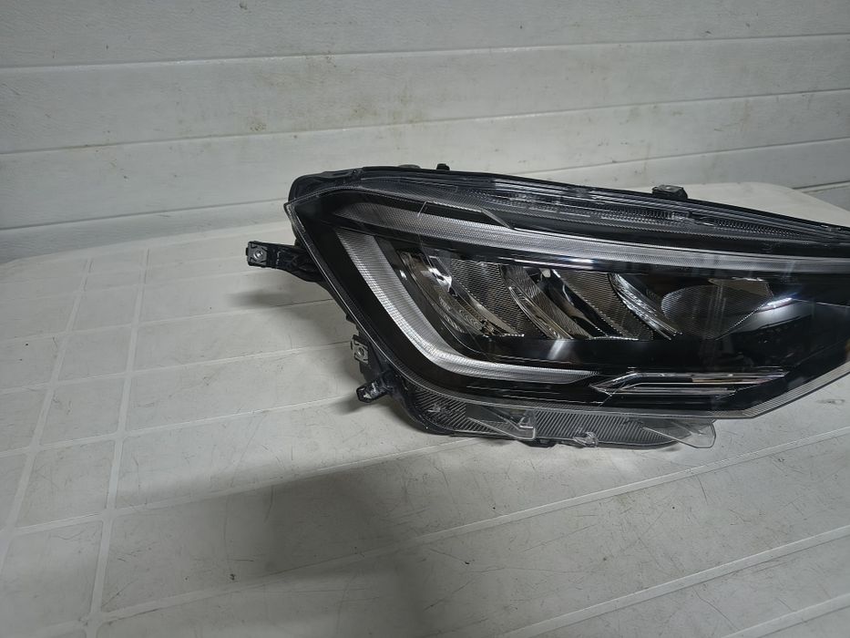 Far dreapta Volkswagen Taigo cod 2G7941006A