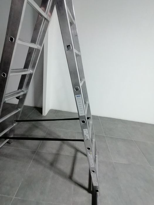 Стремянки восмиступенчитая