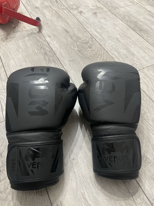 Перчатки для бокса,шлем