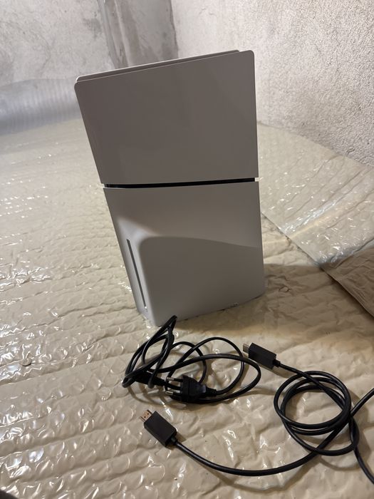 Playstation 5 slim 3 джойстика 6 игри акаунт в fortnite s 200000 вибъкс и скинове